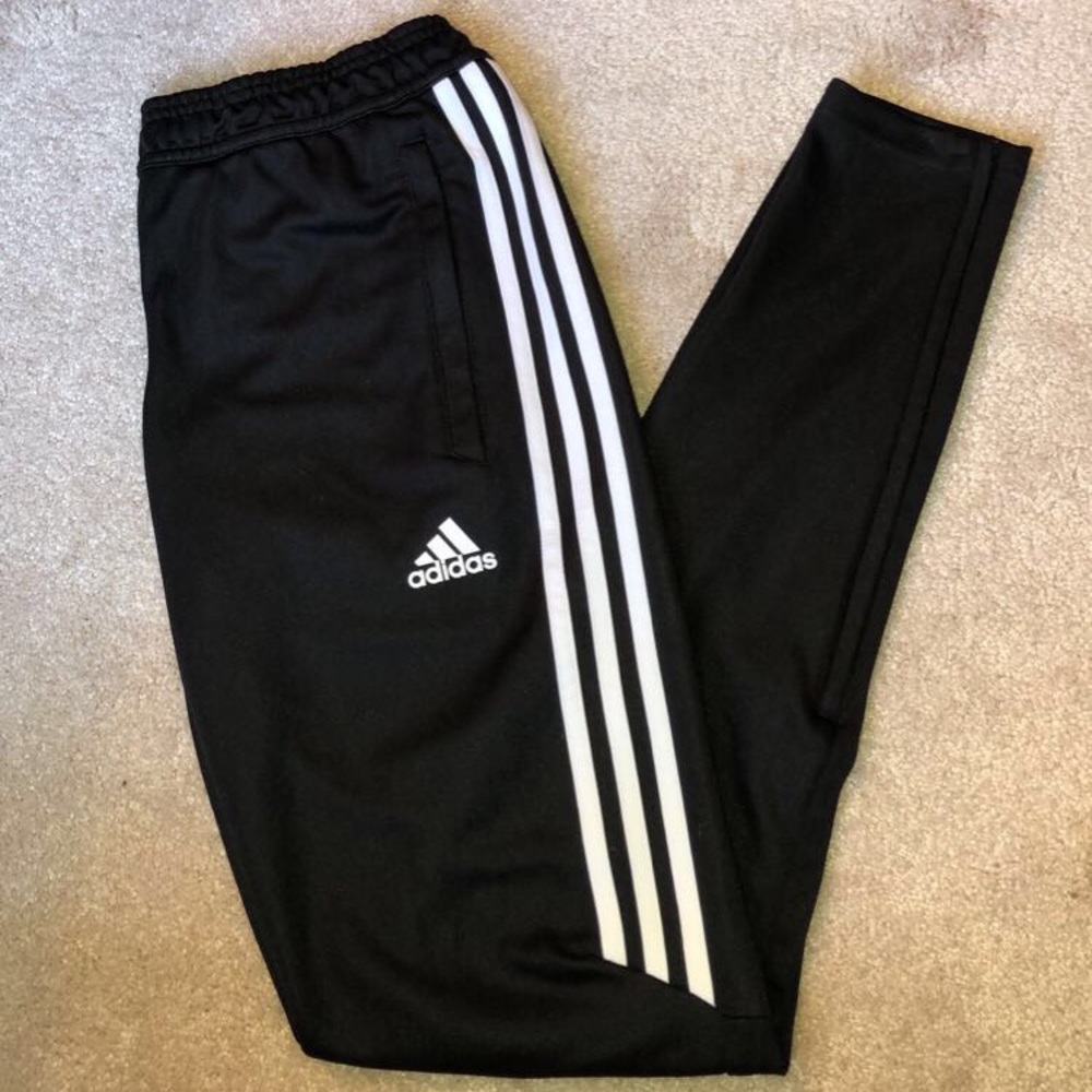 woman’s adidas joggers